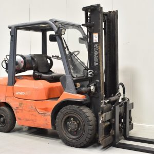 Xe nâng hàng 3 tấn chạy gas Toyota 2-7FG30