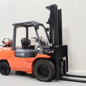 Xe nâng Forklift 5 tấn chạy gas Toyota 7FG50