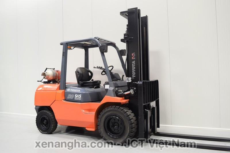 Xe nâng Forklift 5 tấn chạy gas Toyota 7FG50